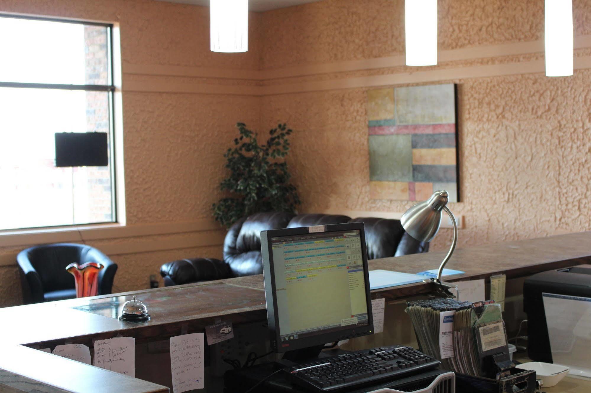 Travelodge By Wyndham Swift Current Exterior foto
